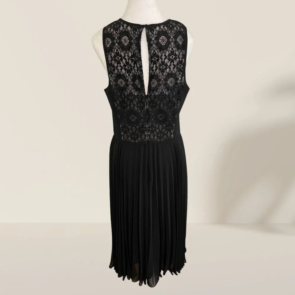 Maggy London Black Lace Bodice Pleated Midi Dress - Size 12 - Picture 5 of 7